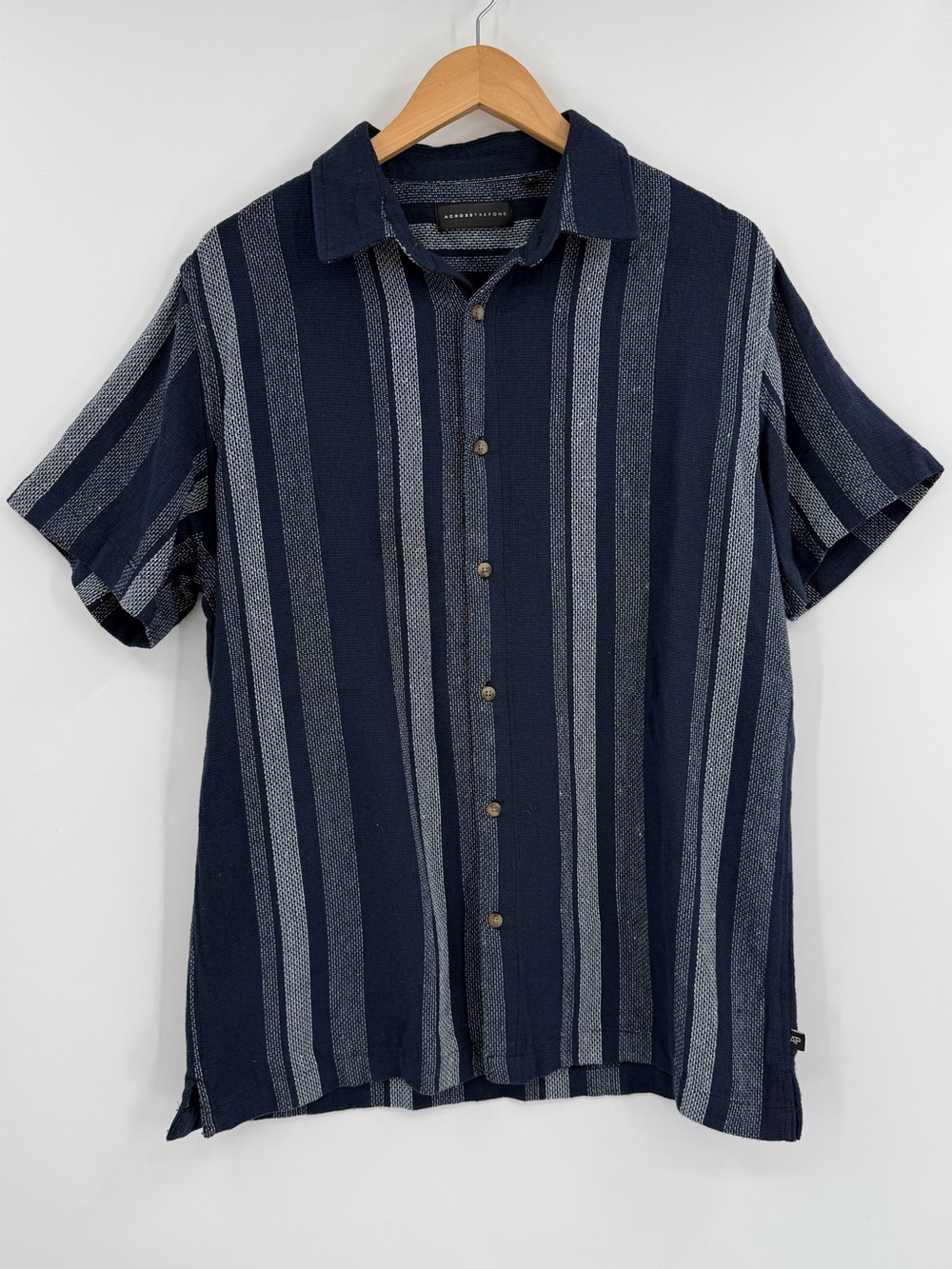 Across the Pond Striped Short Sleeve Button-Up Shirt | Navy / White | Large